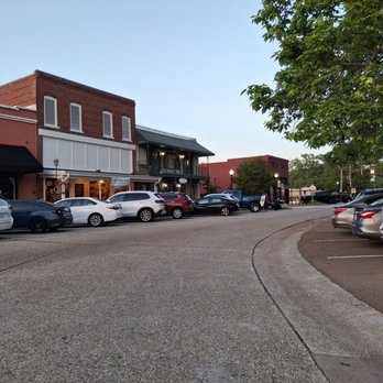 Hernando Town Square - Convenience Stores Near Me - Hernando, Mississippi