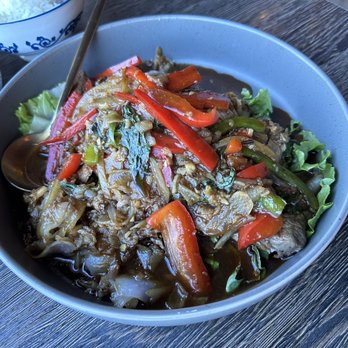 Lamaii - Drunken Noodle with Steak - Thai Near Me - Las Vegas, Nevada Lamaii - Drunken Noodle with Steak - Thai Near Me - Las Vegas, Nevada