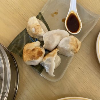 Dim Sum Garden - Pan Fried Pork Soup Dumplings (6) - Dim Sum Near Me - Philadelphia, Pennsylvania Dim Sum Garden - Pan Fried Pork Soup Dumplings (6) - Dim Sum Near Me - Philadelphia, Pennsylvania