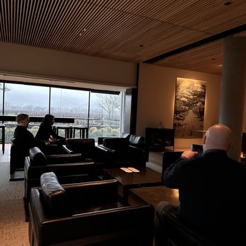 Cyrus - Lounge area - French Near Me - Geyserville, California