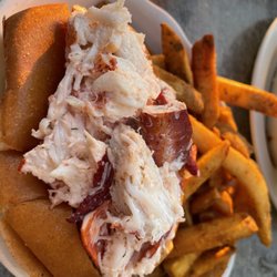 Quito's - Lobster Roll