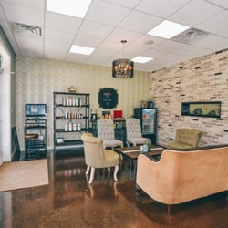 Salon Local - Waiting area