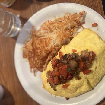 Denny's - Breakfast & Brunch Near Me - Temecula, California