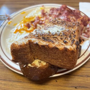 Clark Street Diner - Corn Beef Hash, Eggs, and Eggs Wheat toast - Diners Near Me - Los Angeles, California