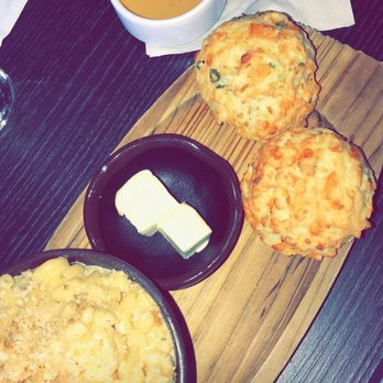 Coop 303 - Mac and cheese//cheddar biscuits (+butter and honey) - New American Near Me - Atlantic Beach, Florida