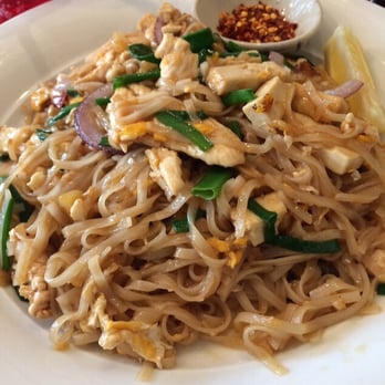 Red Petite - The most generous serving of Chicken Pad Thai - Thai Near Me - South Melbourne, VIC