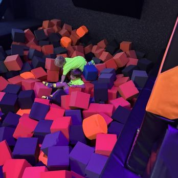 Sky Zone Trampoline Park - kids playing in pit - Trampoline Parks Near Me - Sarasota, Florida Sky Zone Trampoline Park - kids playing in pit - Trampoline Parks Near Me - Sarasota, Florida