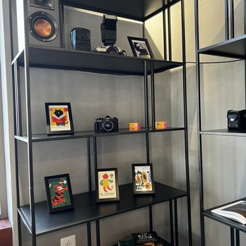 Frame Coffee Roasters - Cute decor - Coffee Roasteries Near Me - Vienna, Virginia Frame Coffee Roasters - Cute decor - Coffee Roasteries Near Me - Vienna, Virginia