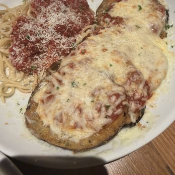Olive Garden Italian Restaurant - eggplant parmesan - Italian Near Me - Austin, Texas Olive Garden Italian Restaurant - eggplant parmesan - Italian Near Me - Austin, Texas