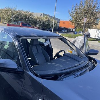 Auto Glass Ricardo - Windshield Installation & Repair Near Me - Los Angeles, California Auto Glass Ricardo - Windshield Installation & Repair Near Me - Los Angeles, California