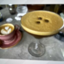 Expreso martini. Capuchino