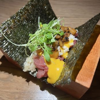 XOXO Sushi Bar - Spicy Tuna Handroll - Sushi Bars Near Me - Chestnut Hill, Massachusetts