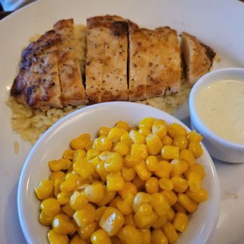Cheddar's Scratch Kitchen - Grilled chicken and corn - American Near Me - Jacksonville, Florida