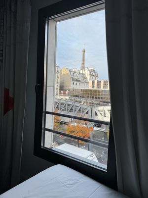 Le Parisis Hôtel by null