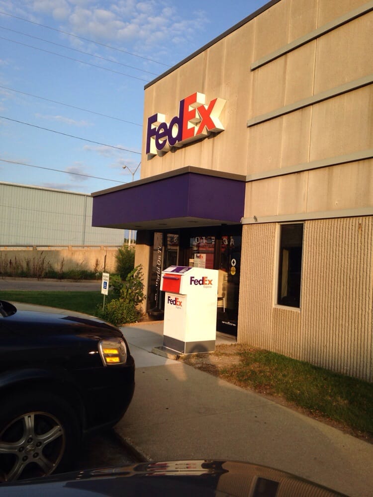 FEDEX SHIP CENTER Updated September 2024 12 Reviews 700 SW 9th St