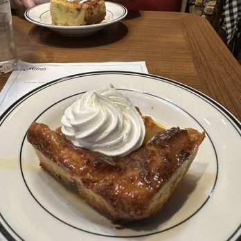 Mimi's Cafe - Bread Pudding - Breakfast & Brunch Near Me - Los Angeles, California Mimi's Cafe - Bread Pudding - Breakfast & Brunch Near Me - Los Angeles, California