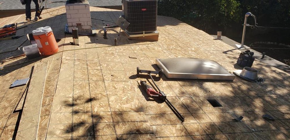 Slide of Expert Roofing Contractors