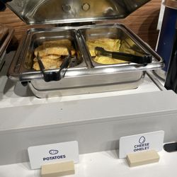 Holiday Inn Express & Suites Ft Lauderdale N - Exec Airport - Breakfast fluffy egg omelet with cheese or ham