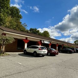 Pomodoro Plaza - The building with three businesses