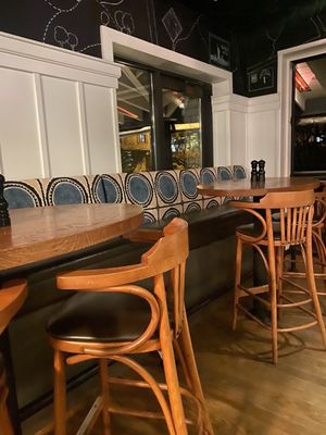 17 River Grille by null