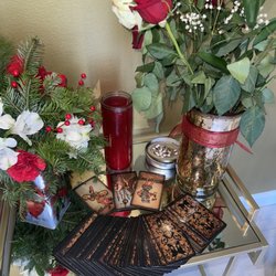 Psychic Gina - Tarot card readings