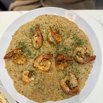 Brunch Sociall - Shrimp and grits - Breakfast & Brunch Near Me - Chicago, Illinois Brunch Sociall - Shrimp and grits - Breakfast & Brunch Near Me - Chicago, Illinois