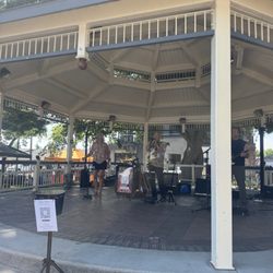 Eagle Saturday Market - Love music