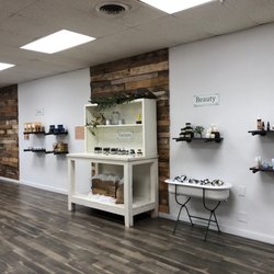 Nashville CBD Solutions - Many products