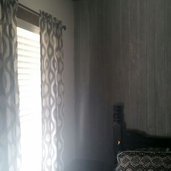 Squaw Valley Motel - Cute curtains add the the charm of the room. - Hotels Near Me - Squaw Valley, California Squaw Valley Motel - Cute curtains add the the charm of the room. - Hotels Near Me - Squaw Valley, California