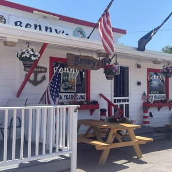 Benny's Clam Shack - Front of restaurant - Seafood Near Me - Narragansett, Rhode Island