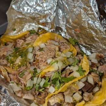 Cemitas Tepeaca - Tacos - Food Trucks Near Me - Los Angeles, California