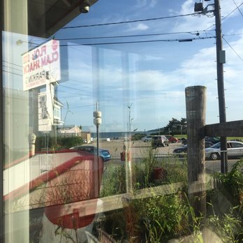 Flo's Clam Shack - Seafood Near Me - Middletown, Rhode Island