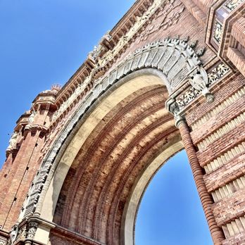 Arc de Triomf - Landmarks & Historical Buildings Near Me - Barcelona, B