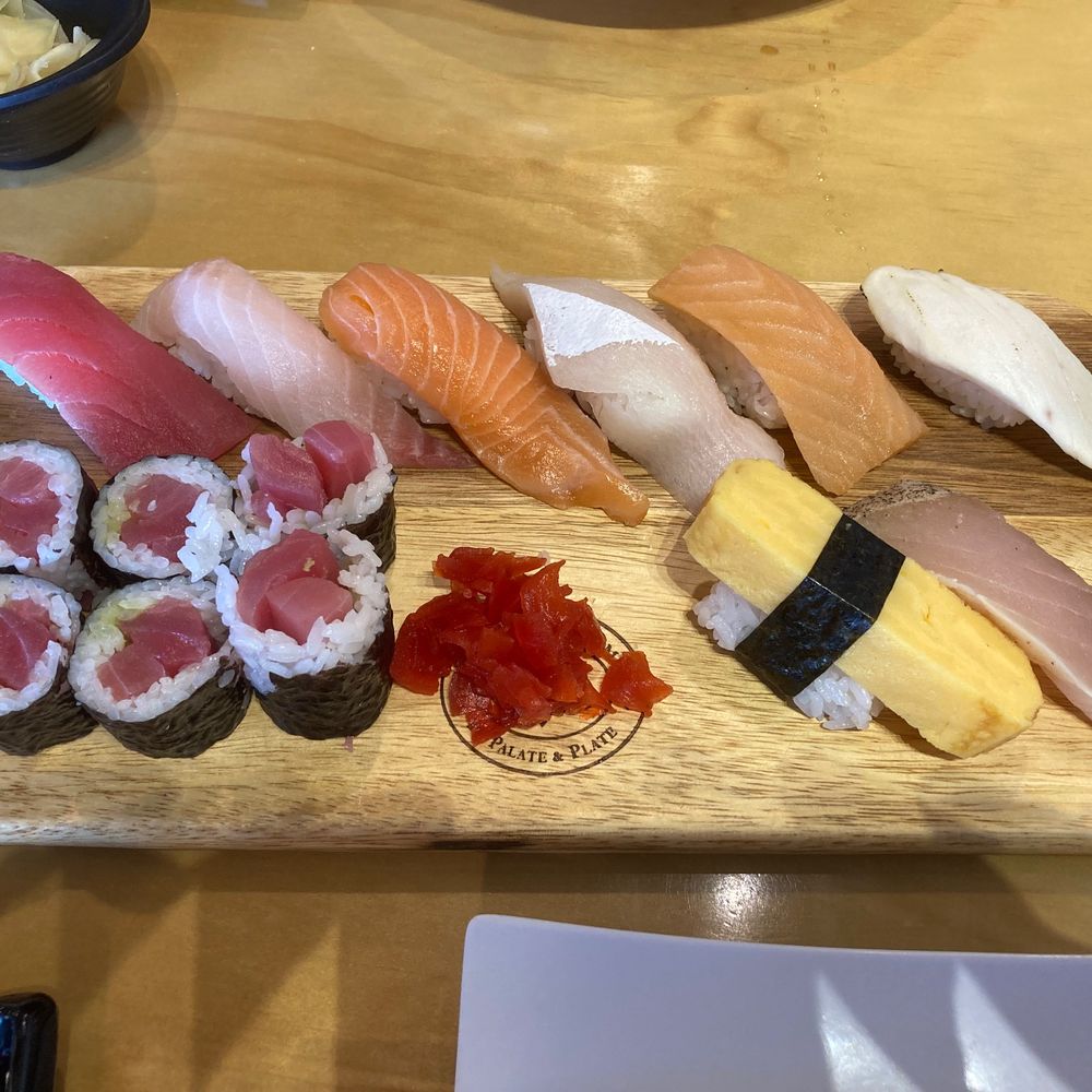 The pickled radish in the center was a nice touch. The pickled radish in the center was a nice touch.