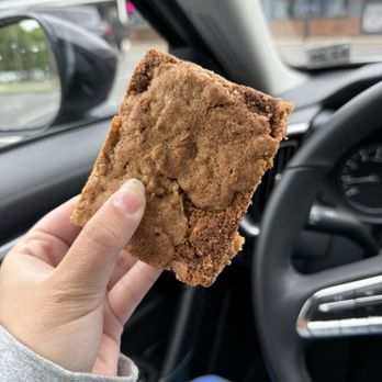 Kouign Bakery - Cinnamon Bun Roll Oat Bar - Bakeries Near Me - Wallingford, Connecticut