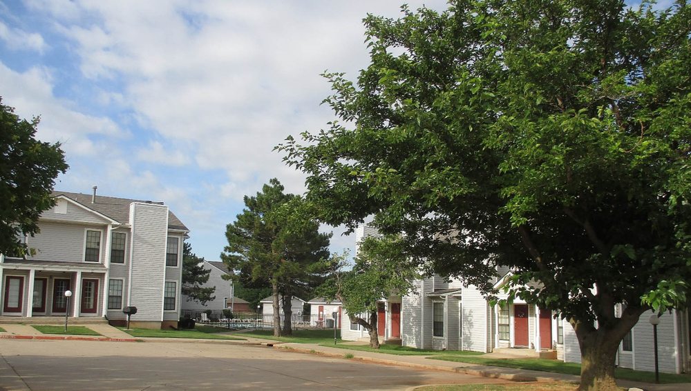 VICTORIA PARK APARTMENTS 801 N Kelly Ave, Edmond, Oklahoma