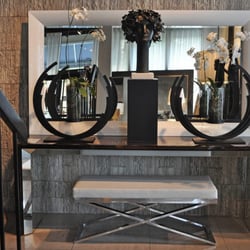 Kom Furniture