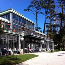Parco Termale del Garda - Il delizioso edificio liberty antistante al lago principale che contiene, self service, bar, spogliatoi e aree relax