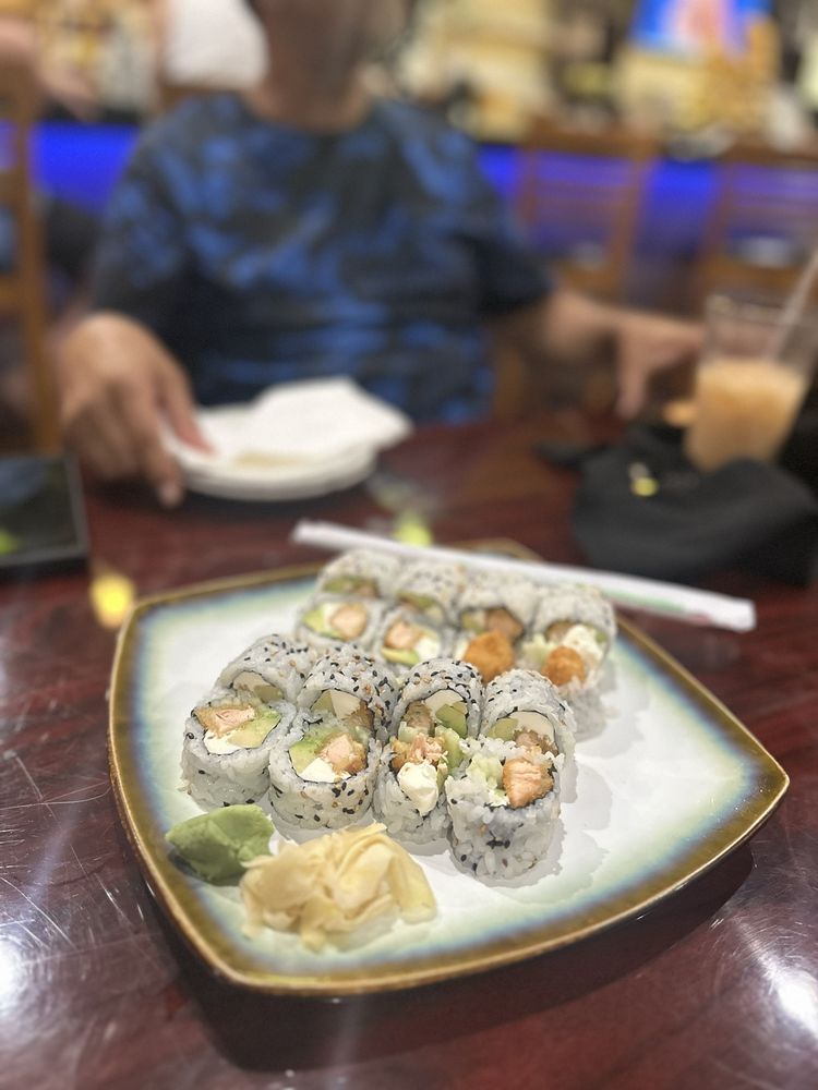 Food from Lemongrass Thai & Sushi