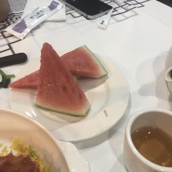 粤皇鼎海鲜会所 - Water melon slices after the meal. - Seafood Near Me - Point, New York 粤皇鼎海鲜会所 - Water melon slices after the meal. - Seafood Near Me - Point, New York