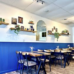 Latinas - Mexican Fusion Cuisine - A look at the dining area and decor.