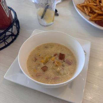 Puakea Grill - Corn chowder - American Near Me - Lihue, Hawaii
