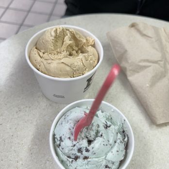 Baskin-Robbins - Two scoops Jamoca for the young adults and a single mint chocolate chip for me;) - Ice Cream & Frozen Yogurt Near Me - Garden Grove, California