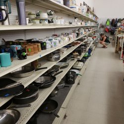 Family Thrift Center - Cookware