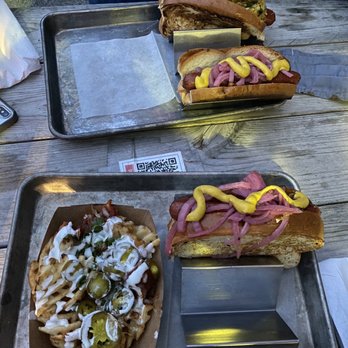 Boonedogs - Hambassador, Kentucky dog, chili cheese fries - Hot Dogs Near Me - Lexington, Kentucky