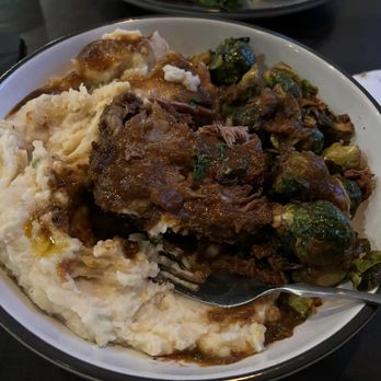 Towne Tavern - Braised Shortribs - Salad Near Me - E Wareham, Massachusetts