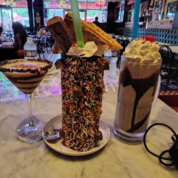 Sugar Factory - Rosemont - Desserts Near Me - Rosemont, Illinois