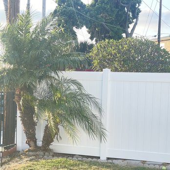 Creative Home Remodeling Group - Vinyl fence - General Contractors Near Me - Studio City, California
