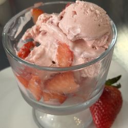 Home made strawberry ice cream