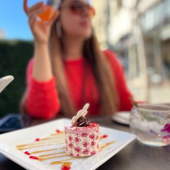Mi Piace - White chocolate raspberry Cake - Italian Near Me - Pasadena, California Mi Piace - White chocolate raspberry Cake - Italian Near Me - Pasadena, California